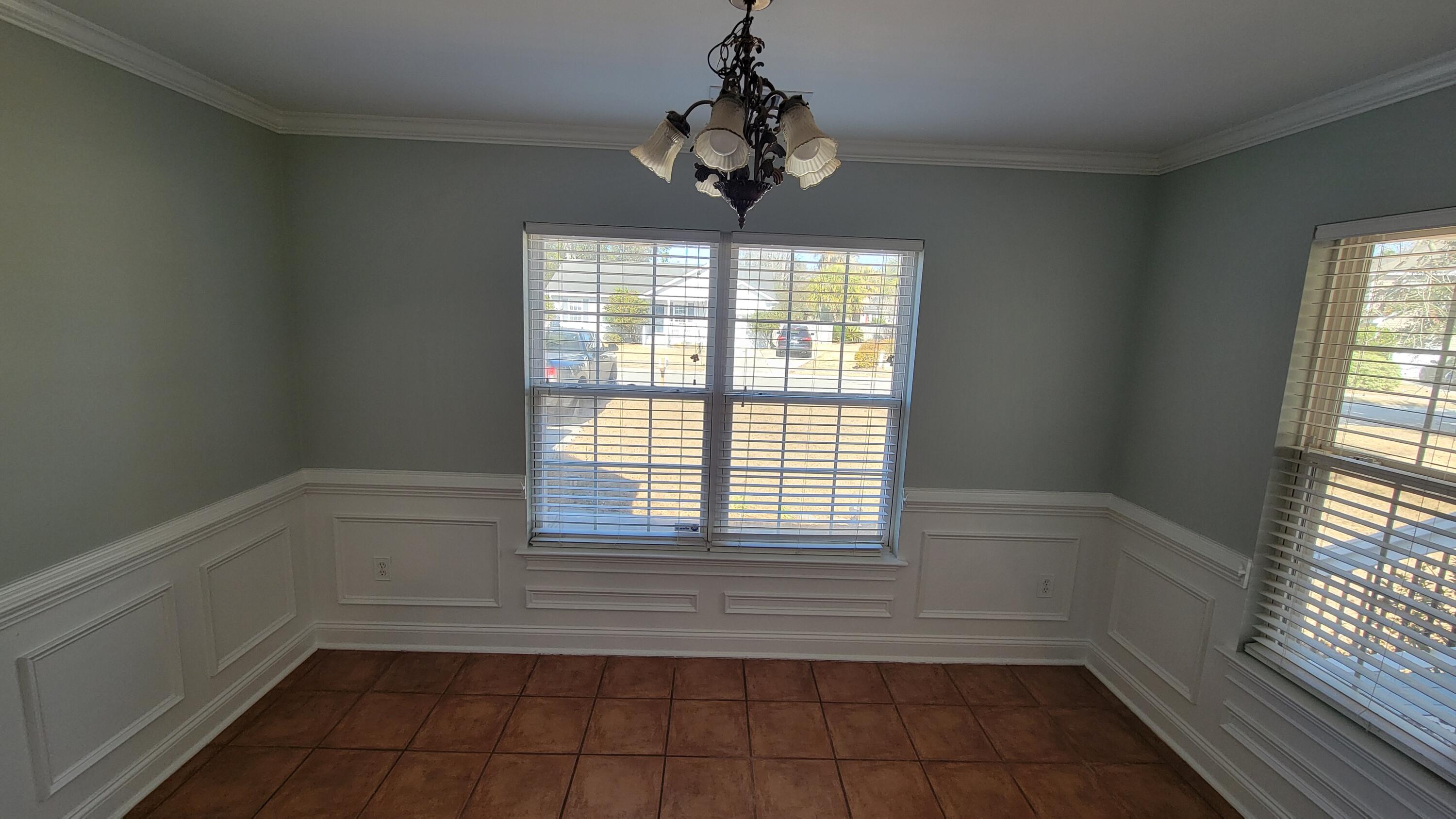 1333 Mapleton Avenue Charleston, SC 29412 - Photo 19 of 40 19Diningroom1