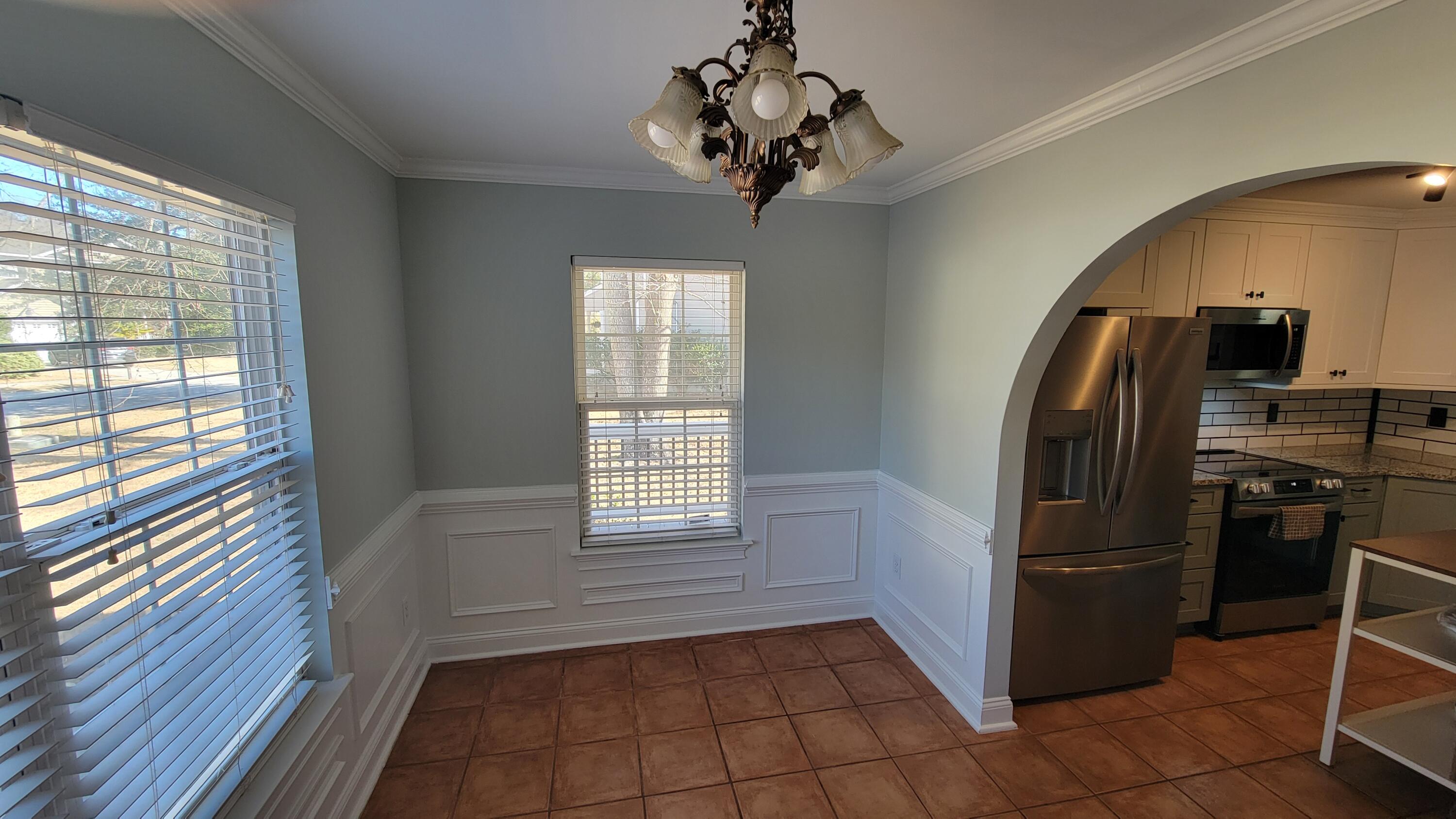 1333 Mapleton Avenue Charleston, SC 29412 - Photo 20 of 40 20Diningroom2