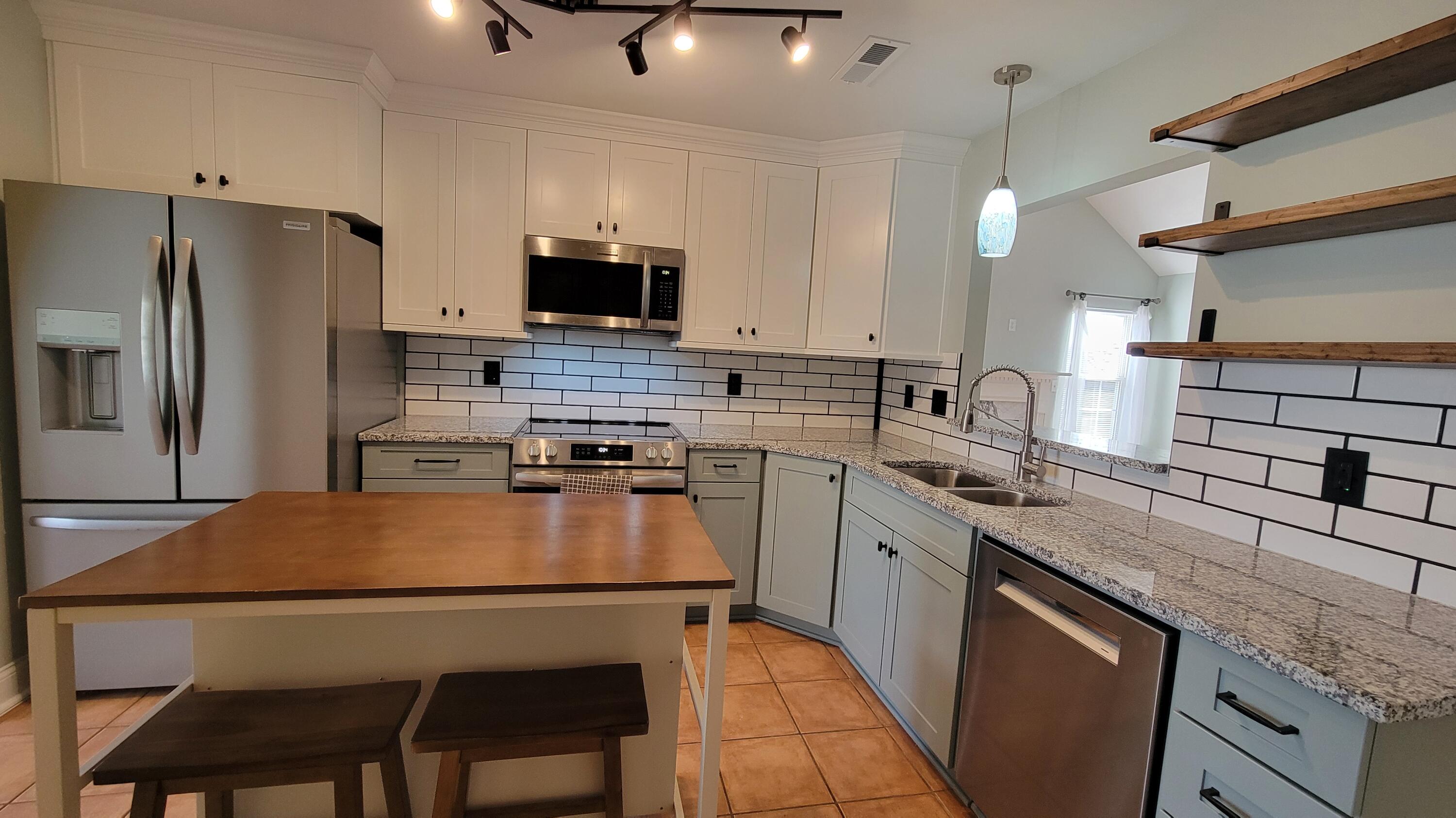 1333 Mapleton Avenue Charleston, SC 29412 - Photo 23 of 40 23Kitchen3