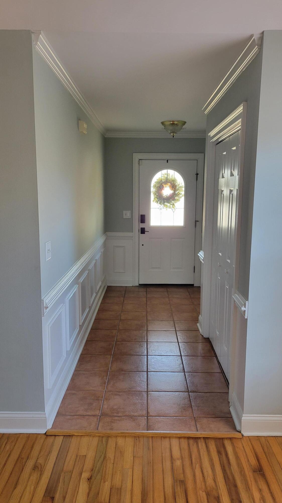 1333 Mapleton Avenue Charleston, SC 29412 - Photo 3 of 40 3Foyer