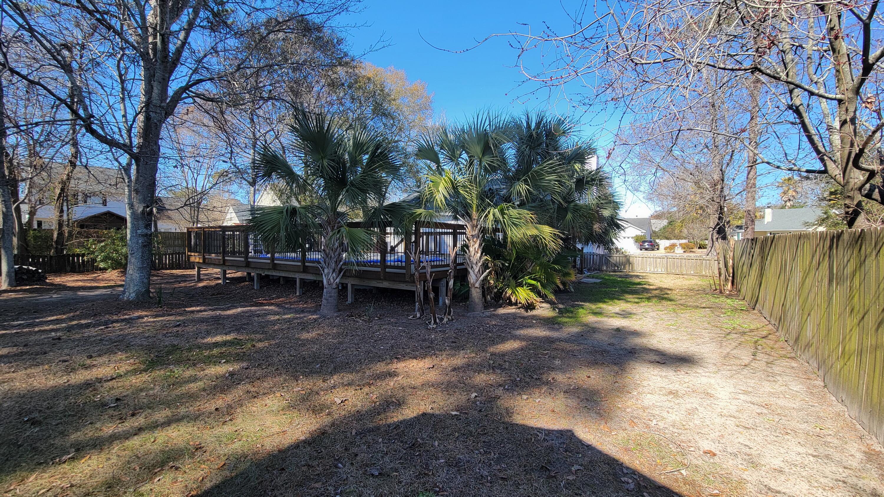 1333 Mapleton Avenue Charleston, SC 29412 - Photo 35 of 40 35Deck4