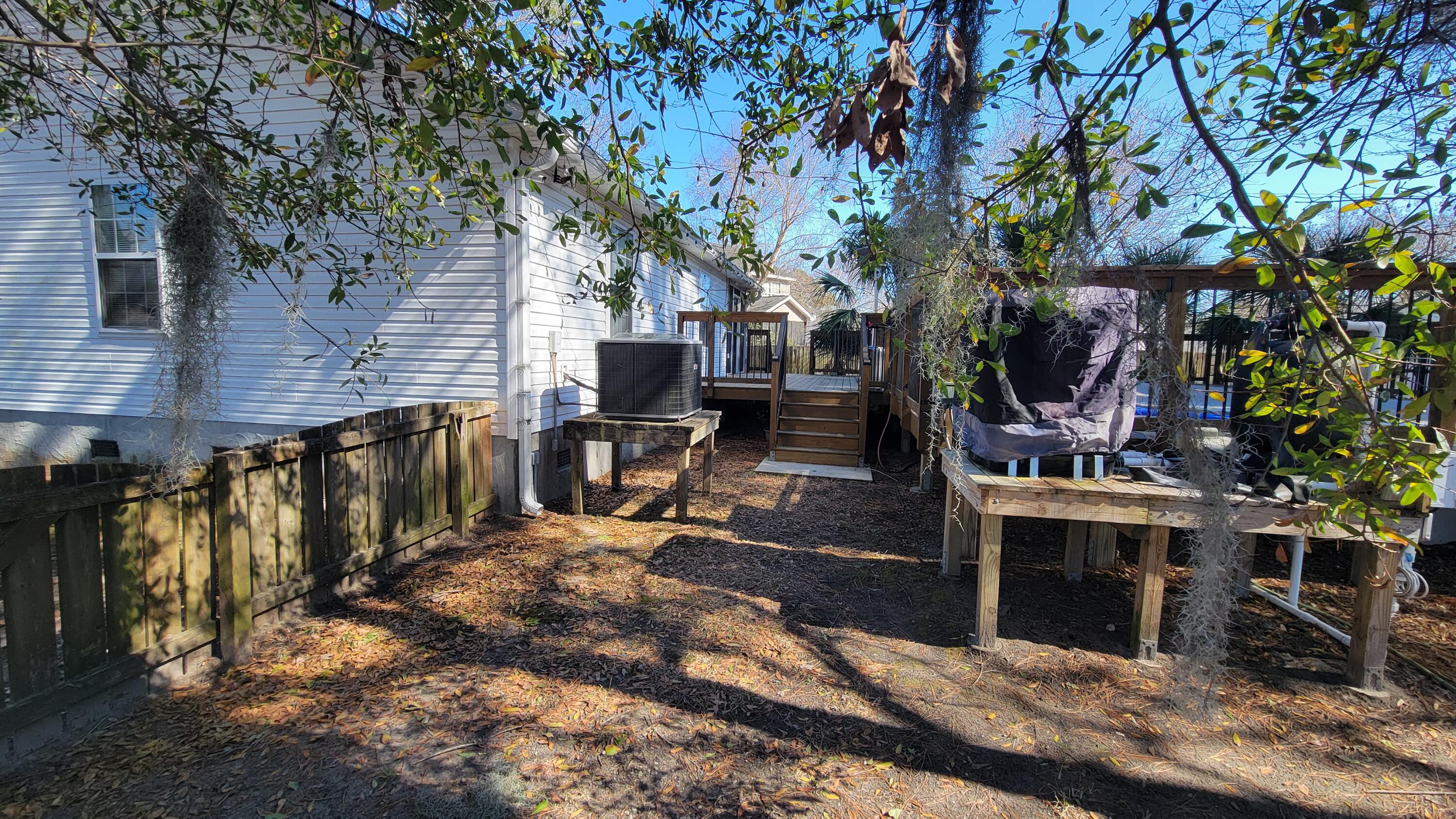 1333 Mapleton Avenue Charleston, SC 29412 - Photo 38 of 40 38Right Rear