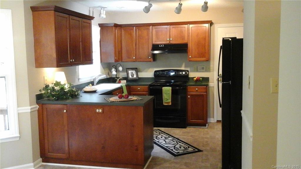 2511 Pimpernel Road, Unit 45 Charlotte, NC 28213 - Photo 3 of 20 Gallery Image 3
