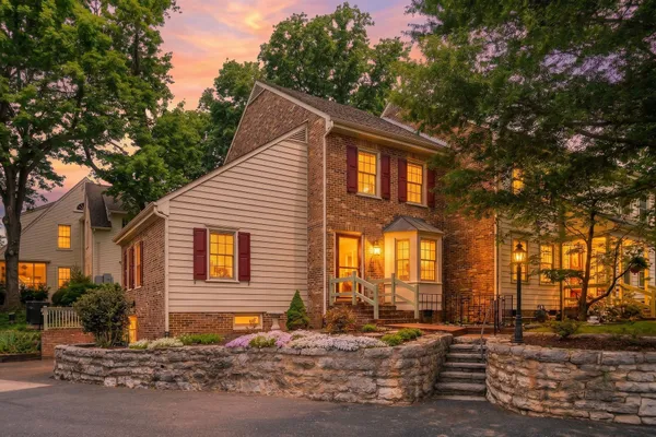 $305,000 | 5 Waverley Green, Staunton, VA 24401