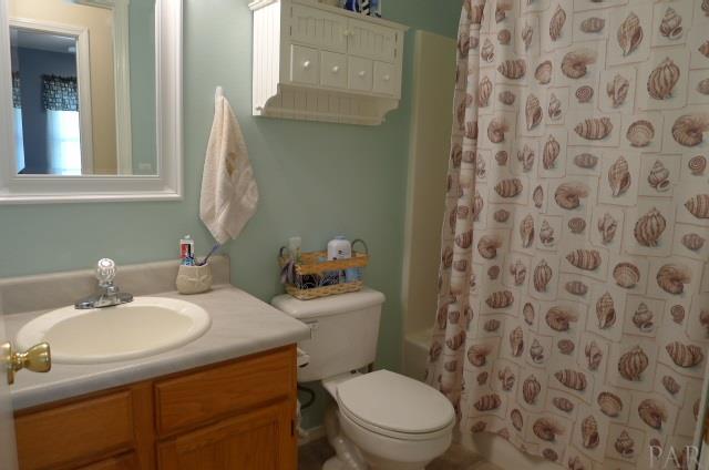 5088 Matthew Road Pace, FL 32571 - Photo 8 of 13 Also hall linen closet for storage, too!