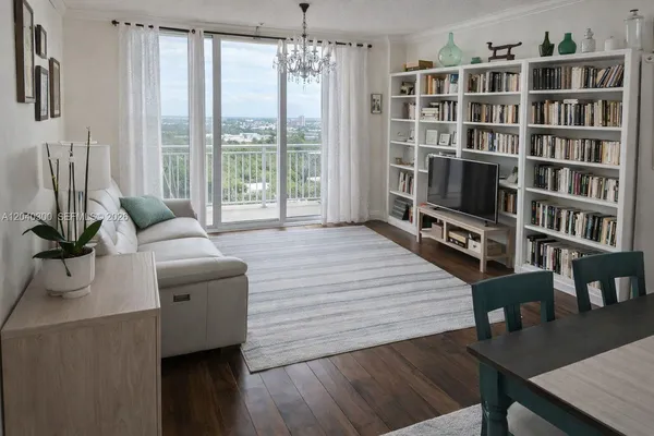 $540,000 | 2665 Southwest 37th Avenue, Unit 1512, Miami, FL 33133