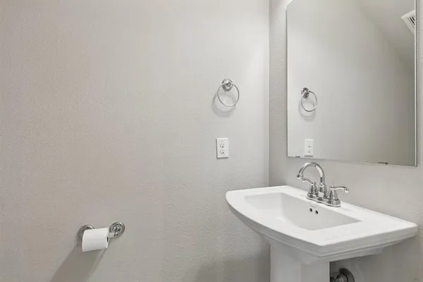 $420,000 | 911 Ponds Edge Lane, Euless, TX 76040