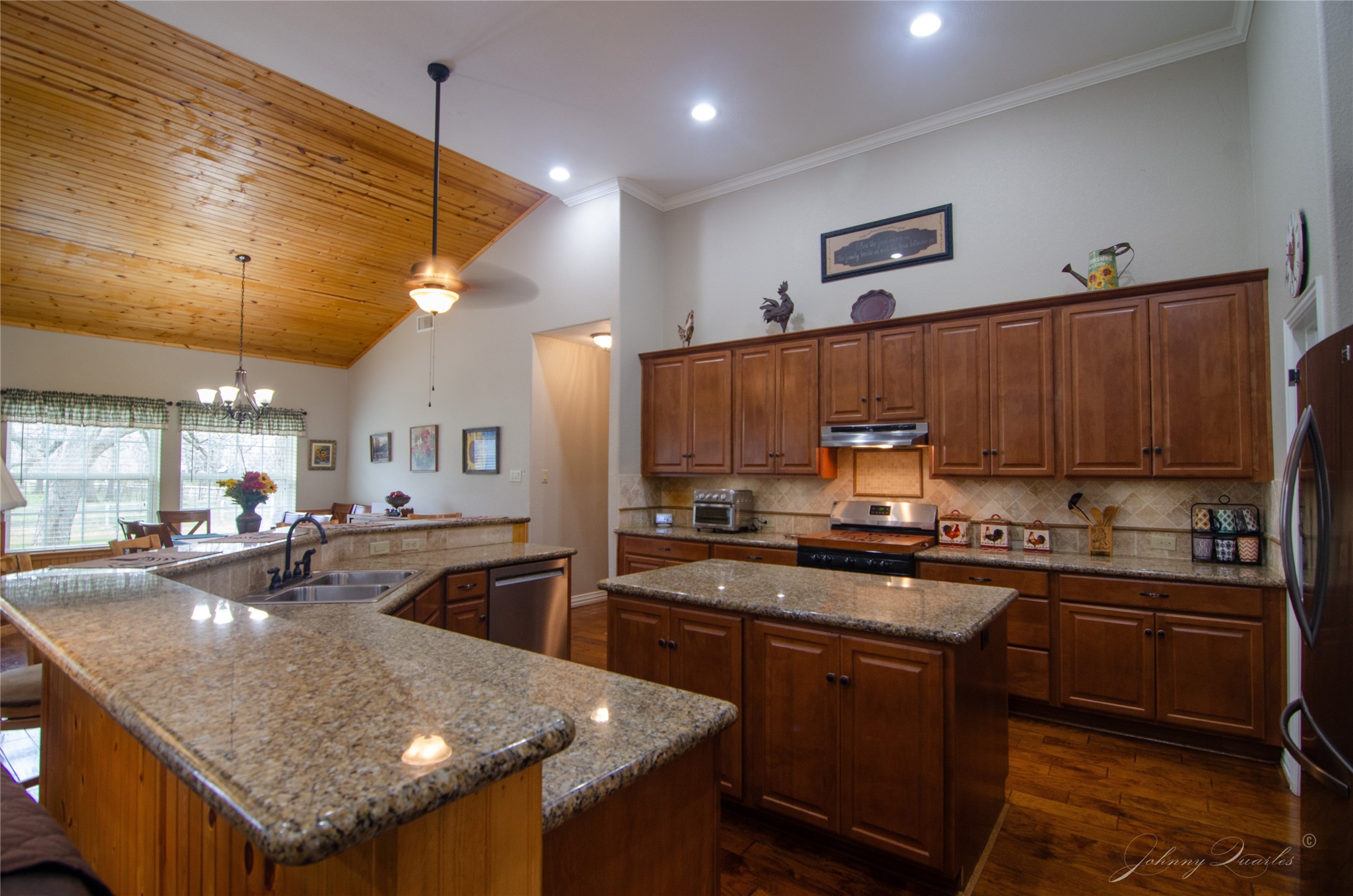 36606 Tejas Road Simonton, TX 77485 - Photo 13 of 32 a kitchen with lots of counter top space and appliances