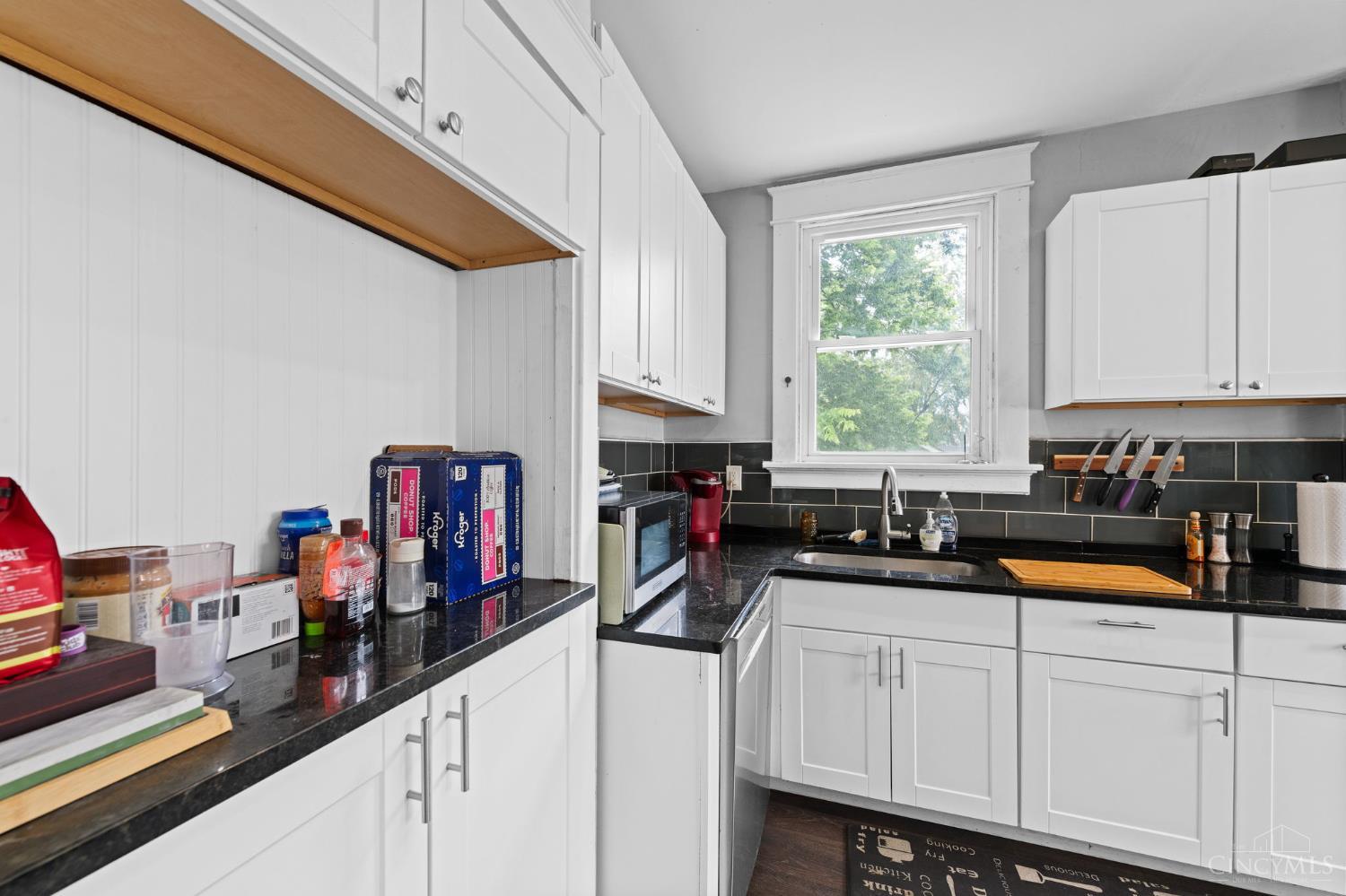 6505 Madison Road Cincinnati, OH 45227 - Photo 8 of 27