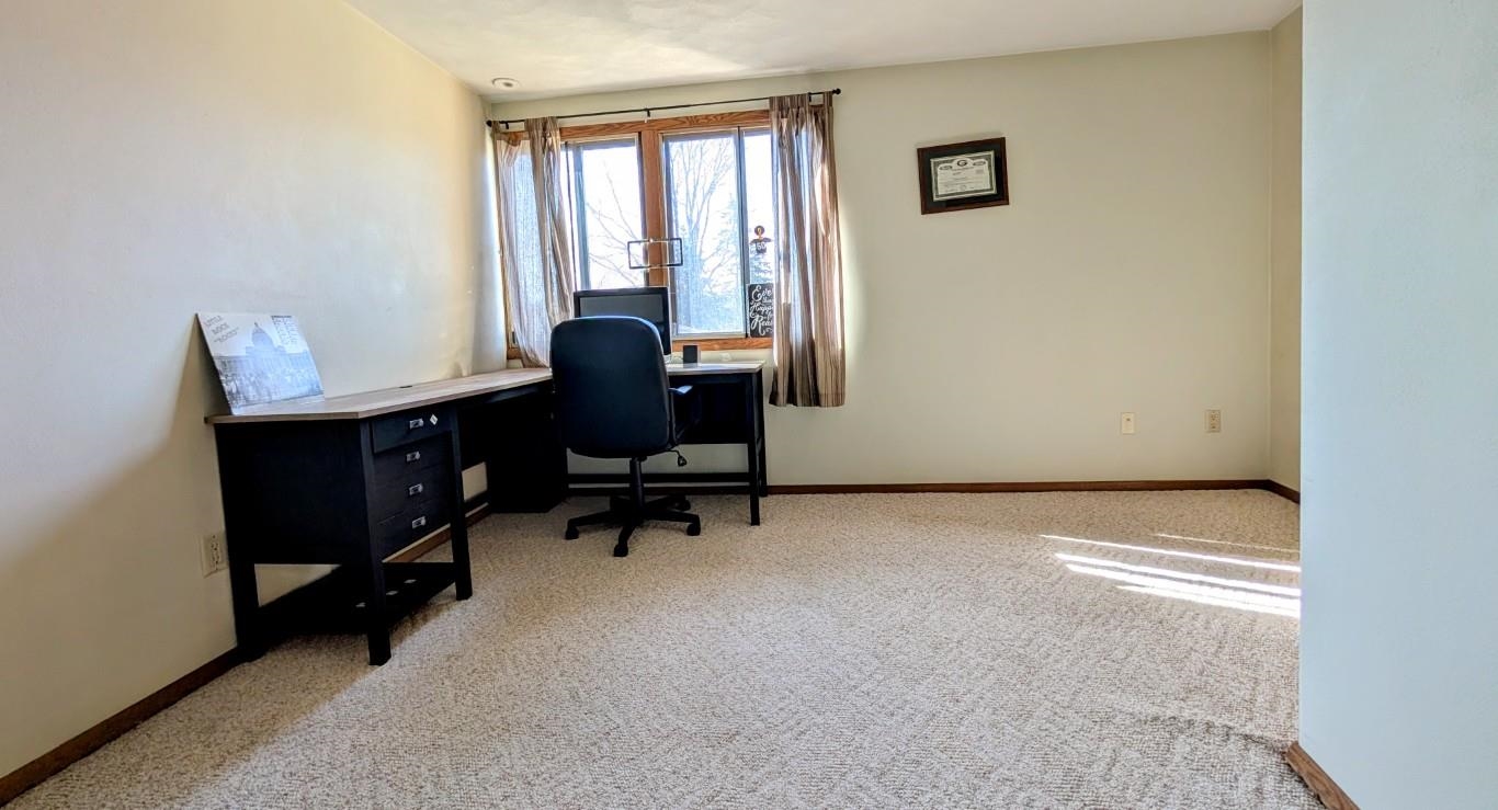 1235 West Nicolet Circle Appleton, WI 54914 - Photo 17 of 28