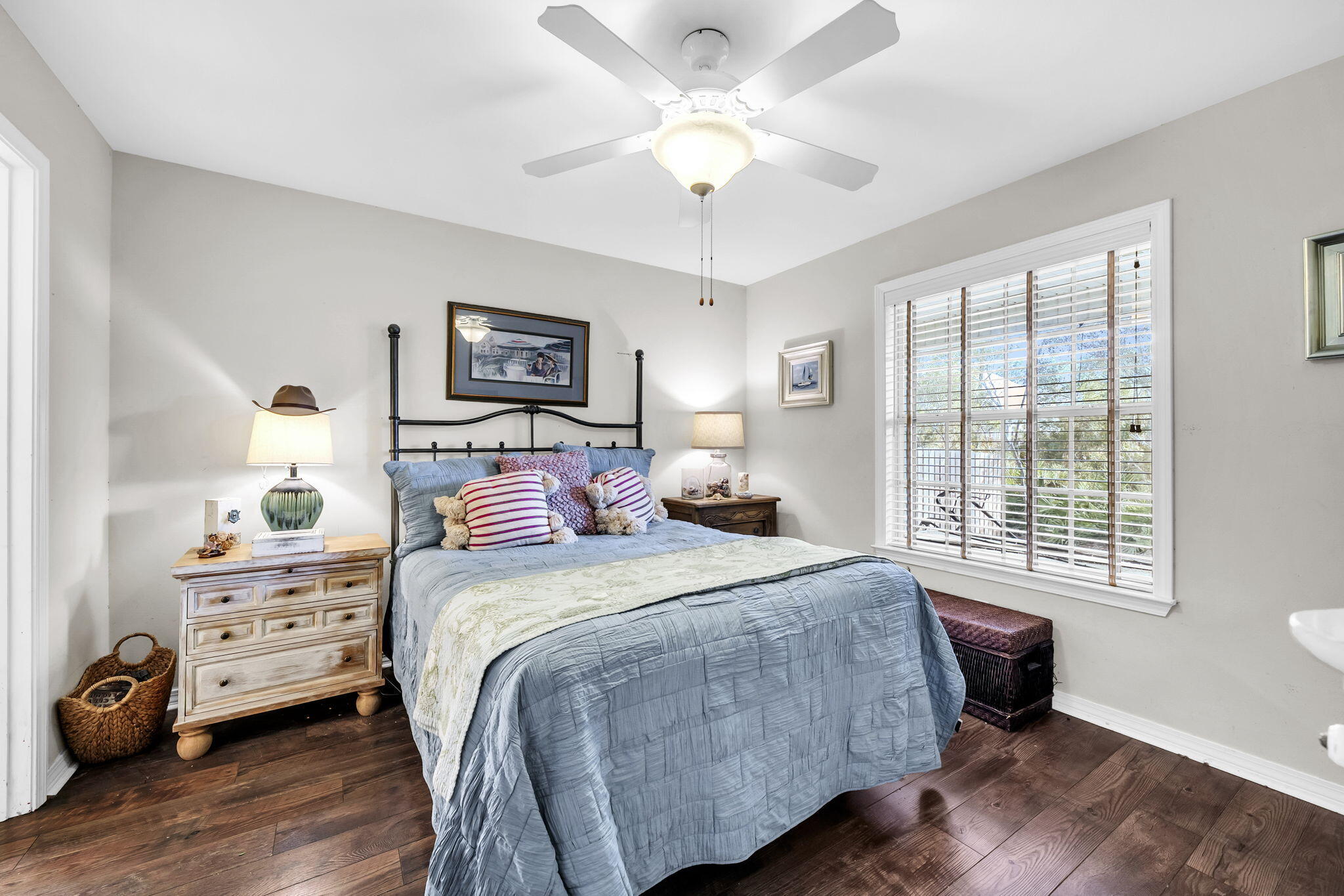 386 Hunters Road Santa Rosa Beach, FL 32459 - Photo 22 of 35 a bedroom with a bed and a window