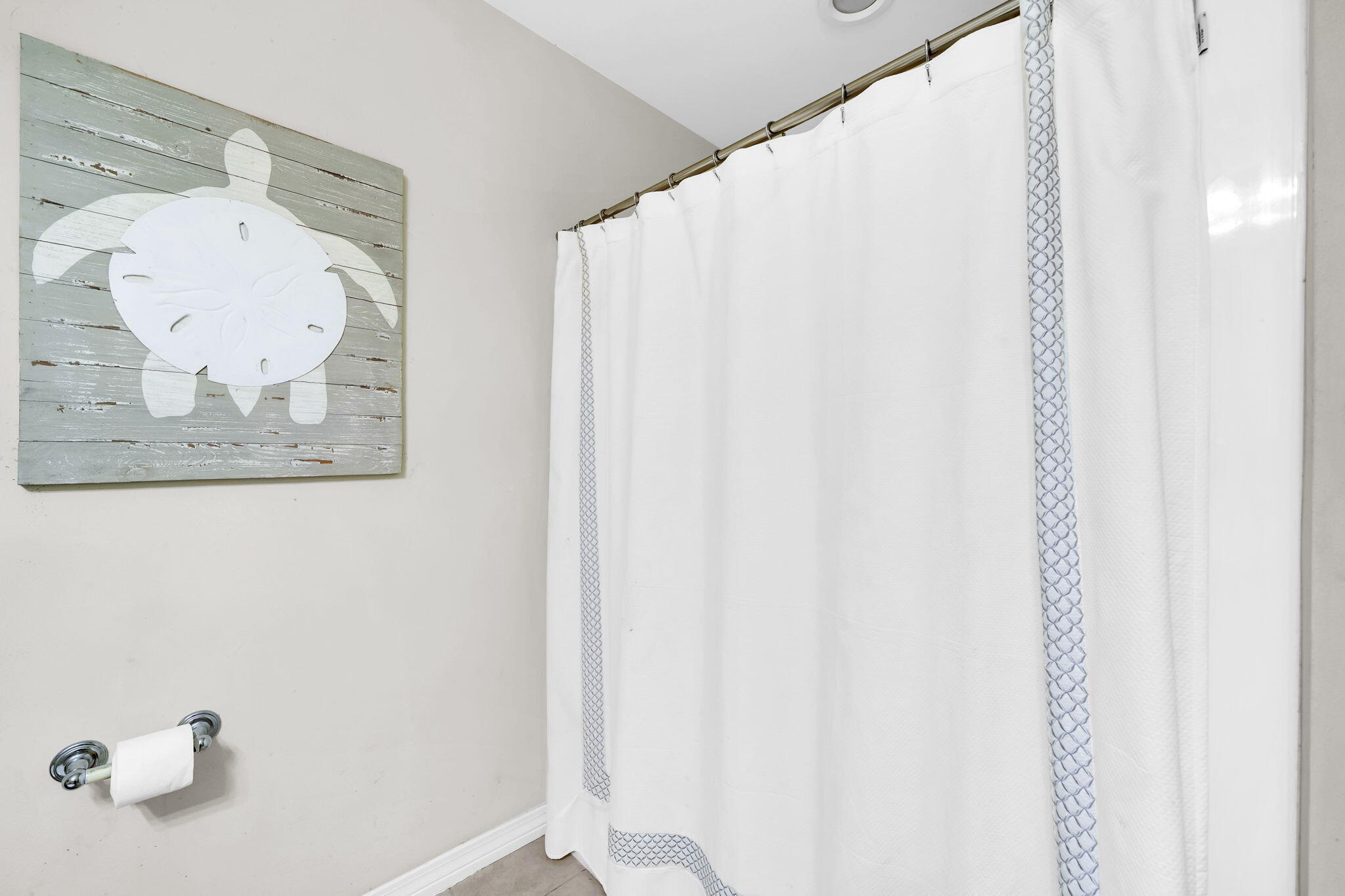 386 Hunters Road Santa Rosa Beach, FL 32459 - Photo 26 of 35 a picture of a wall