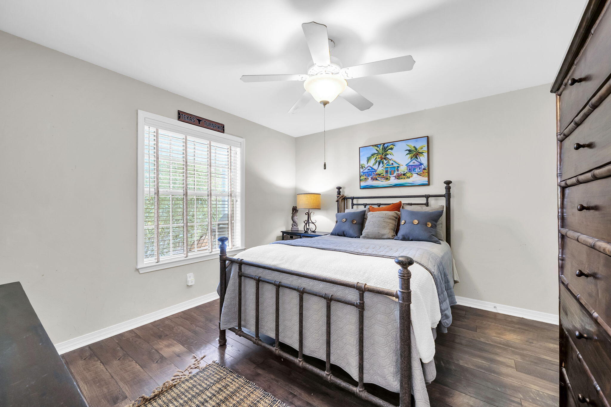 386 Hunters Road Santa Rosa Beach, FL 32459 - Photo 29 of 35 a bed room with bed and window