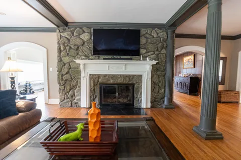 $1,600,000 | 2990 McGavock Pike, Nashville, TN 37214