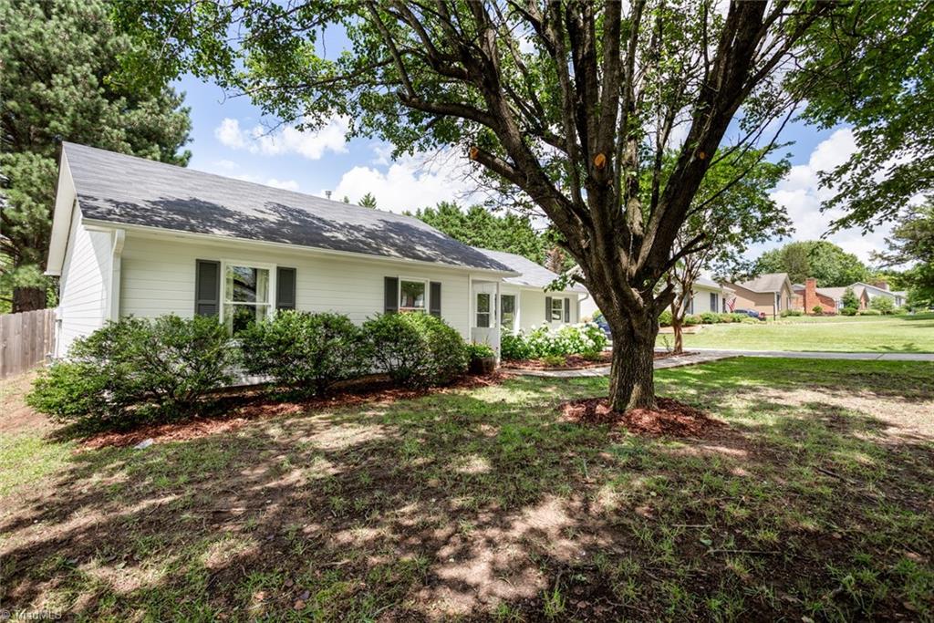 2453 Willard Road High Point, NC 27265 - Photo 3 of 29