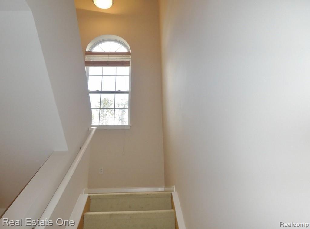 2660 Crooks Road Royal Oak, MI 48073 - Photo 18 of 33