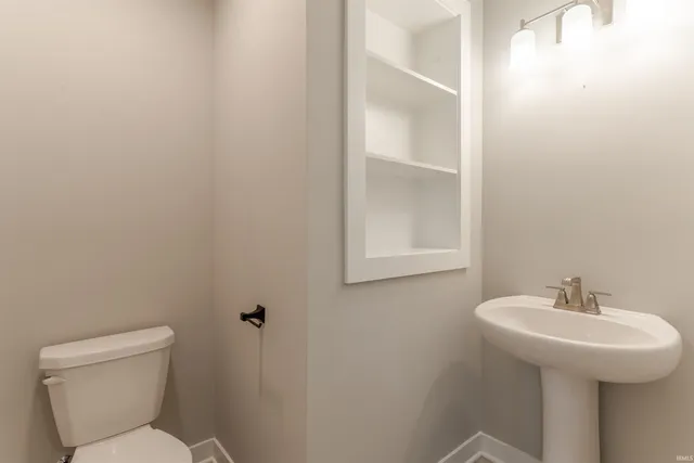 $334,700 | 2748 Kincheloe Court, Evansville, IN 47725