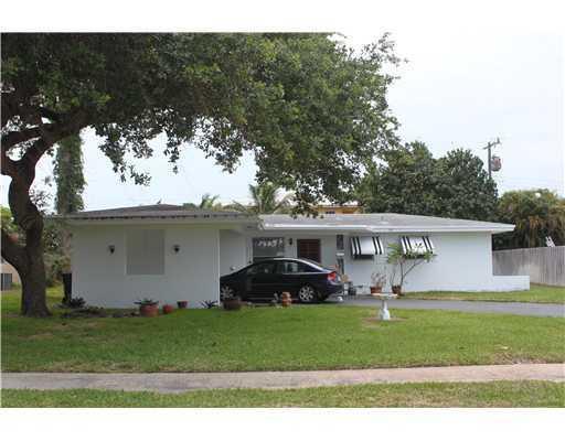 231 Southwest 7th Terrace Boca Raton, FL 33486 - Photo 1 of 5 Exterior front