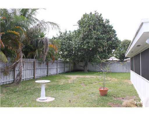 231 Southwest 7th Terrace Boca Raton, FL 33486 - Photo 5 of 5 Back Yard