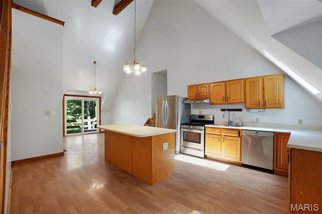 $325,000 | 66 Lake Lawrence Lane, Troy, MO 63379