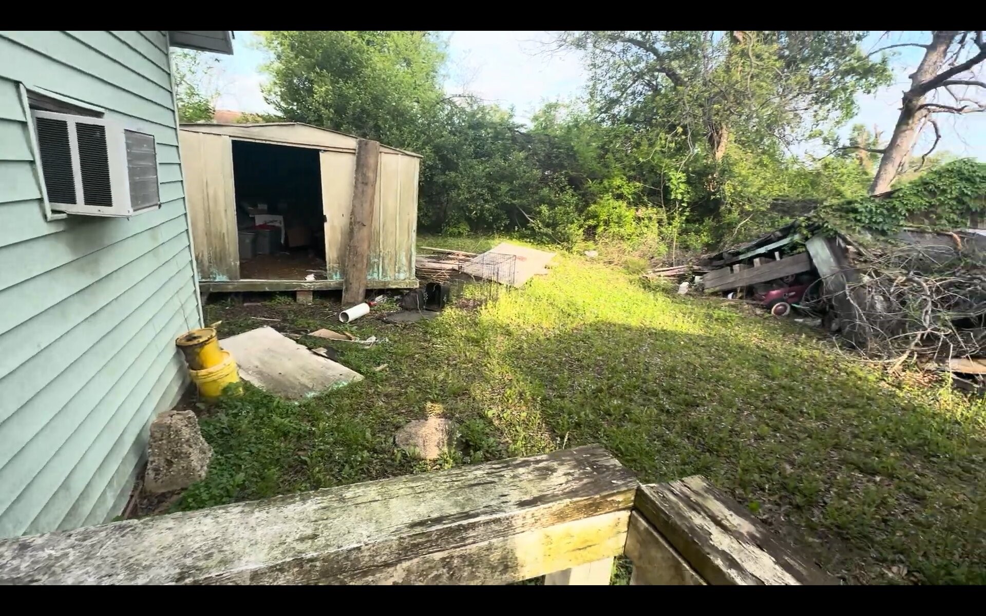 2503 Milwaukee Street Houston, TX 77026 - Photo 11 of 11 a view of back yard of the house