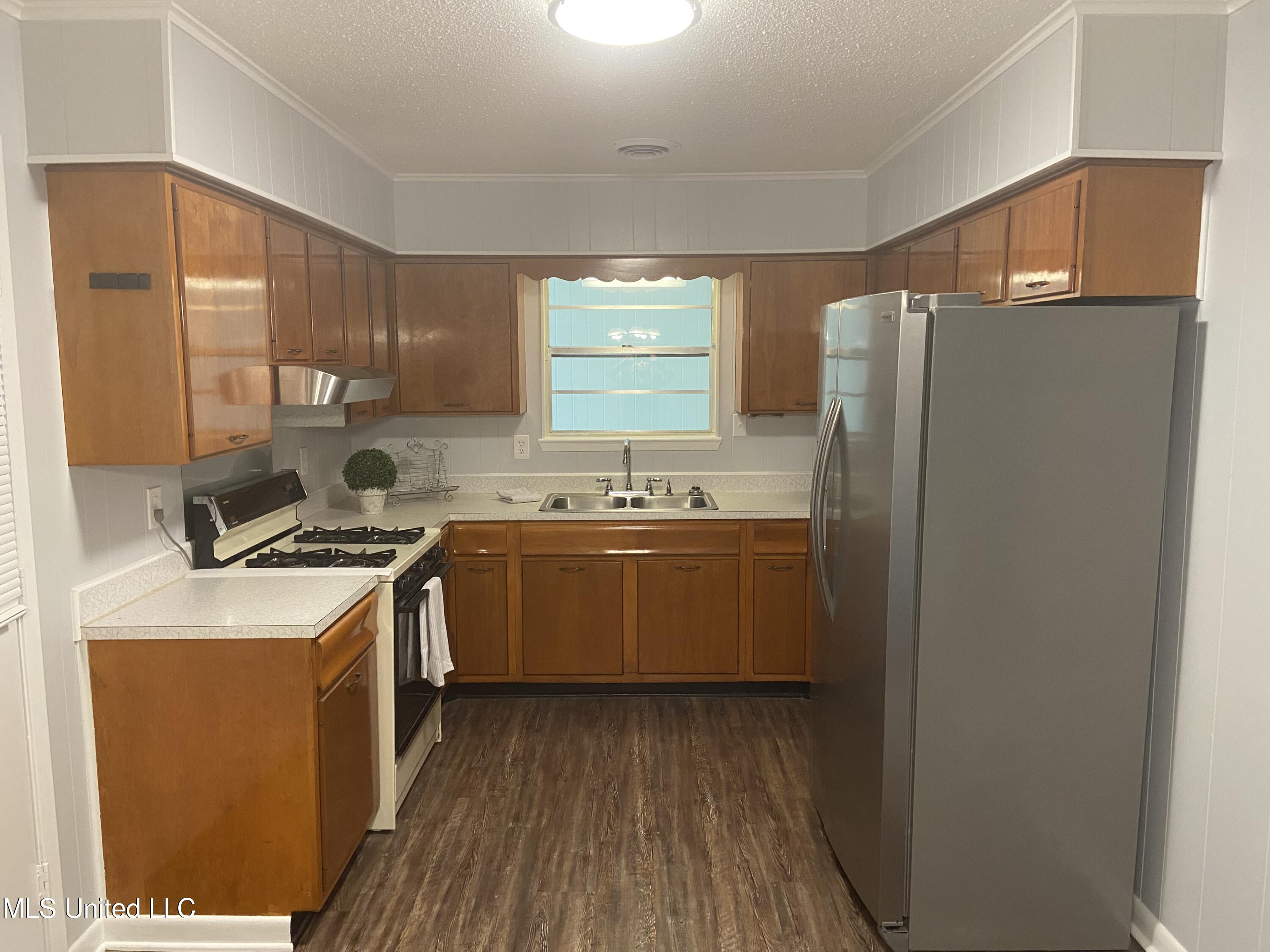 2519 Orleans Road Biloxi, MS 39531 - Photo 5 of 20 KITCHEN