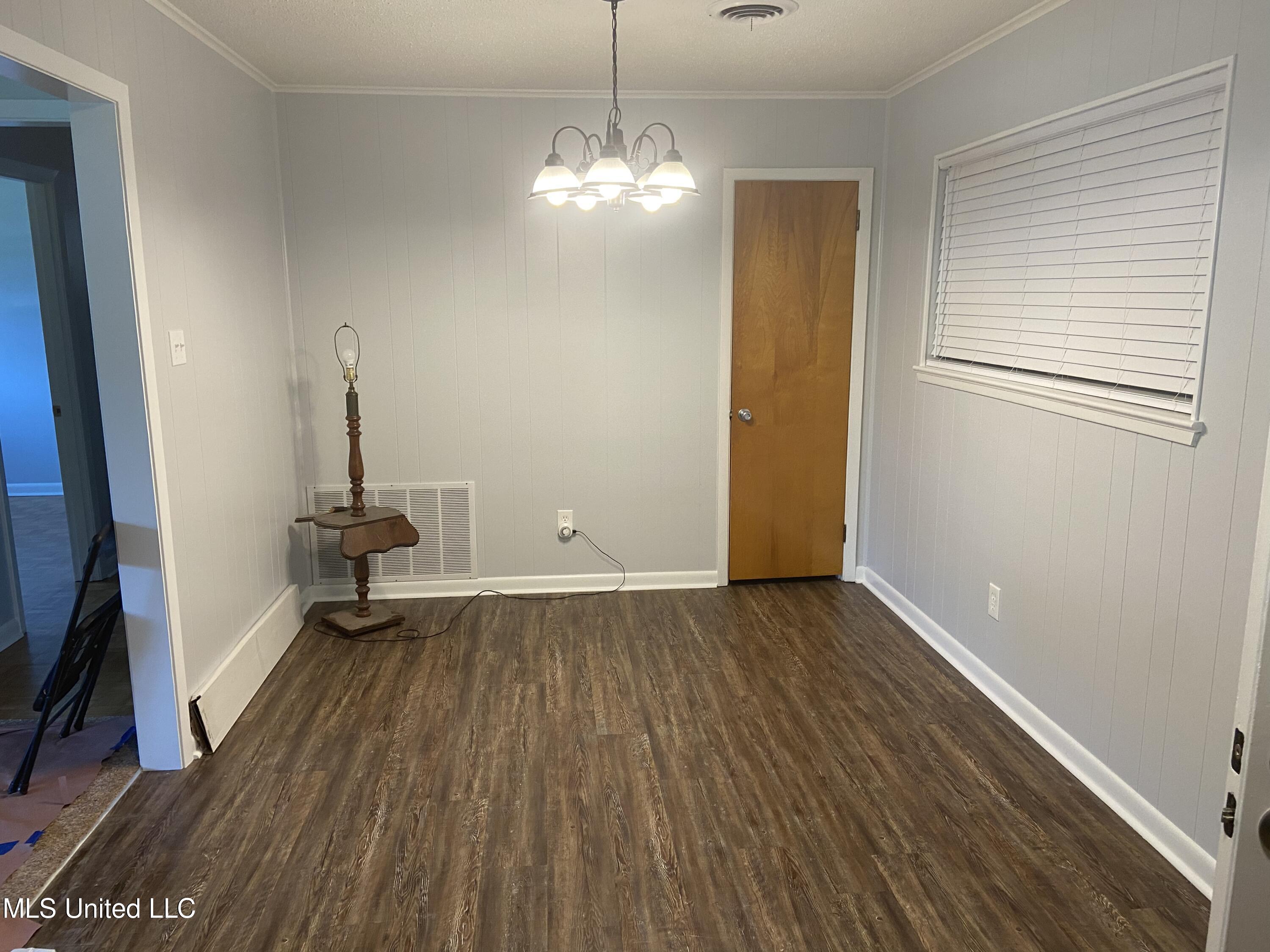 2519 Orleans Road Biloxi, MS 39531 - Photo 6 of 20 DINING ROOM