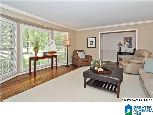 2728 Cherokee Road Mountain Brook, AL 35216 - Photo 6 of 32