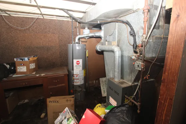 $105,000 | 39 Warren Street, Calumet City, IL 60409