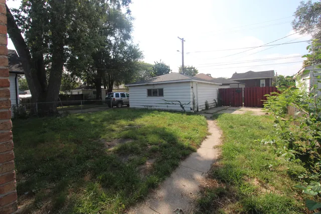 $105,000 | 39 Warren Street, Calumet City, IL 60409