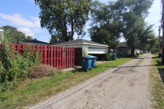 $105,000 | 39 Warren Street, Calumet City, IL 60409