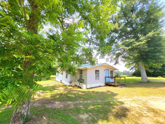 $30,000 | 8094 Highway 393, Laurel Hill, FL 32567