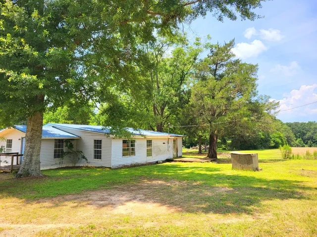 $30,000 | 8094 Highway 393, Laurel Hill, FL 32567