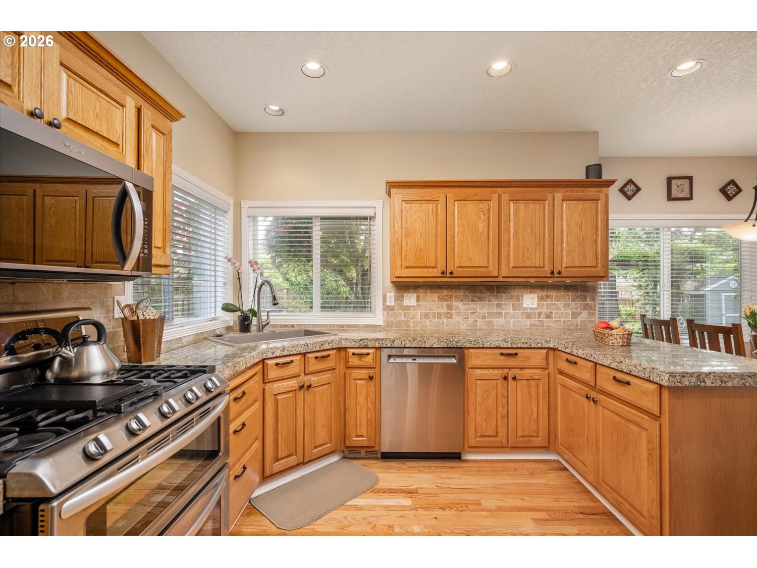17460 Southwest 108th Place Tualatin, OR 97062 - Photo 8 of 48 Kitchen