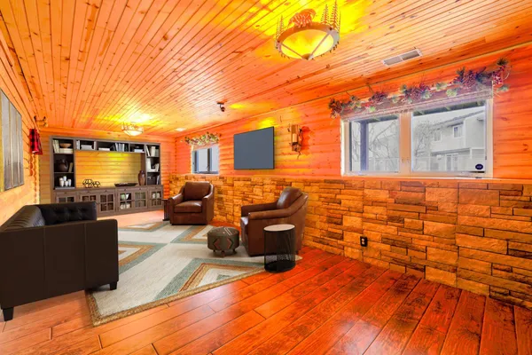 $275,000 | 563 Milwaukee Road, Shakopee, MN 55379