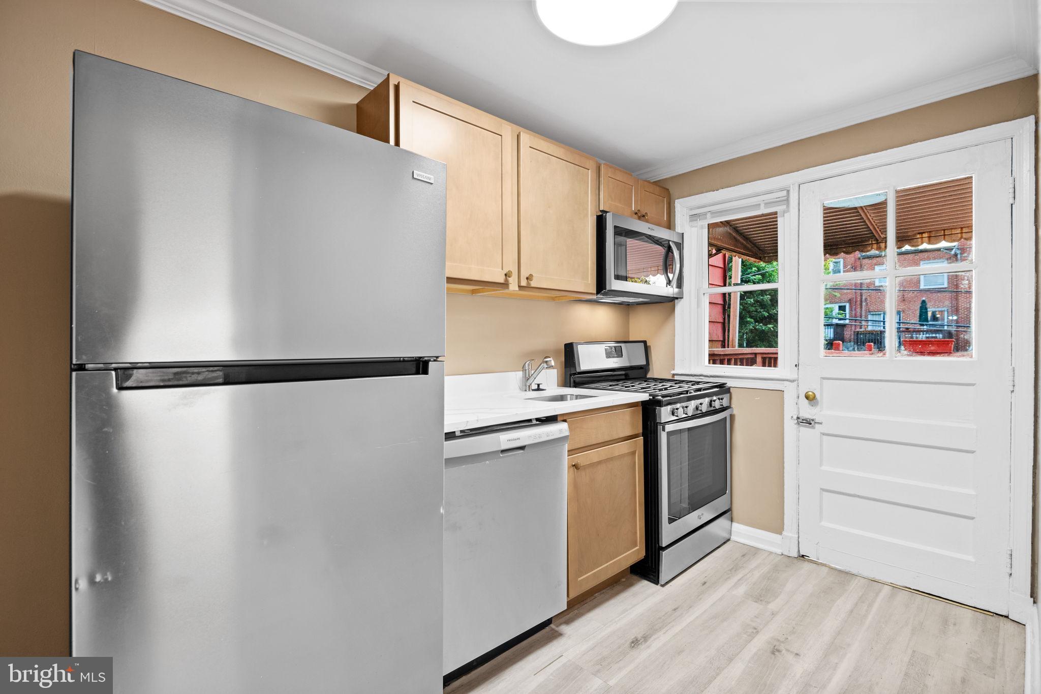 708 South Woodington Road Baltimore, MD 21229 - Photo 10 of 29 Gallery Image 10