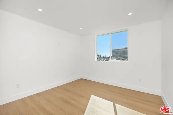 $5,200 | 6241 Banner Avenue, Los Angeles, CA 90038