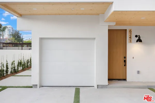 $5,200 | 6241 Banner Avenue, Los Angeles, CA 90038