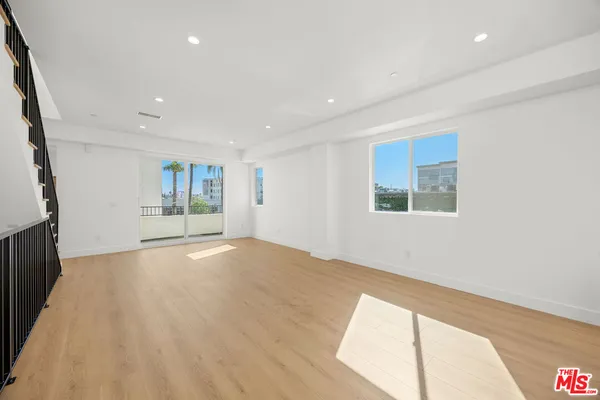 $5,200 | 6241 Banner Avenue, Los Angeles, CA 90038