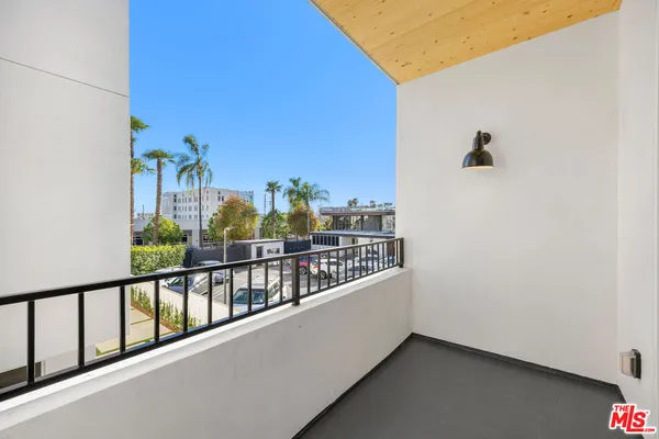 $5,200 | 6241 Banner Avenue, Los Angeles, CA 90038