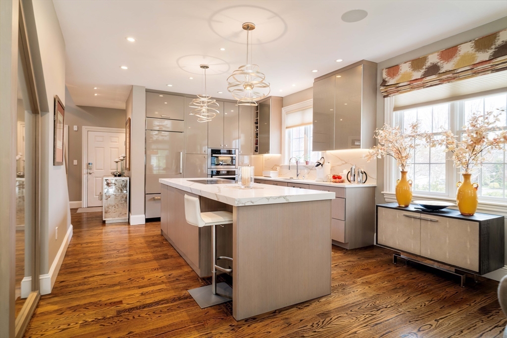 287 Langley Road, Unit 6 Newton, MA 02459 - Photo 12 of 37