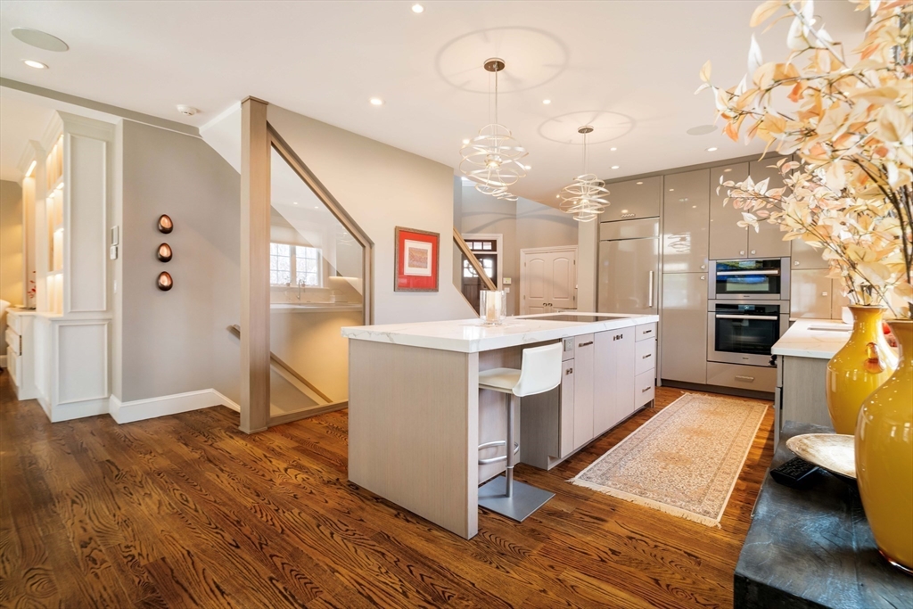 287 Langley Road, Unit 6 Newton, MA 02459 - Photo 13 of 37