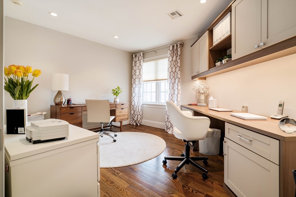 287 Langley Road, Unit 6 Newton, MA 02459 - Photo 27 of 37