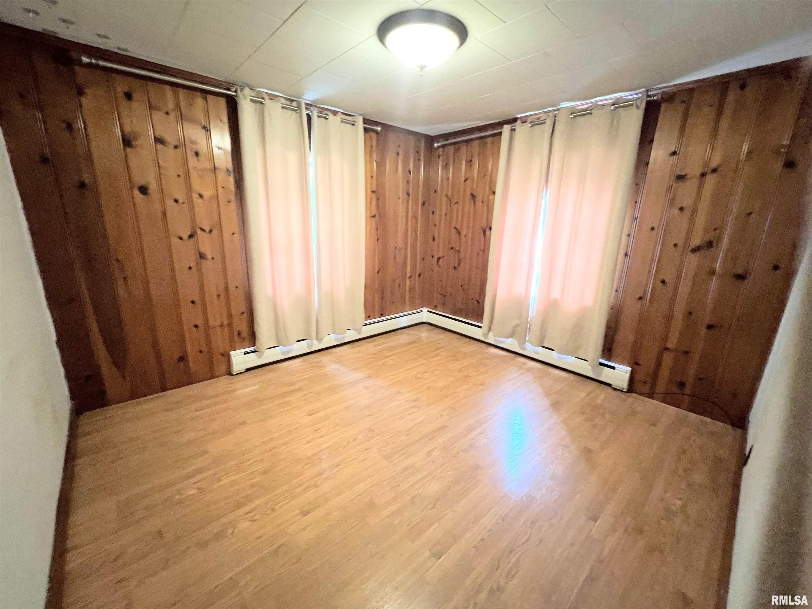609 Hickman Street Benton, IL 62812 - Photo 7 of 11
