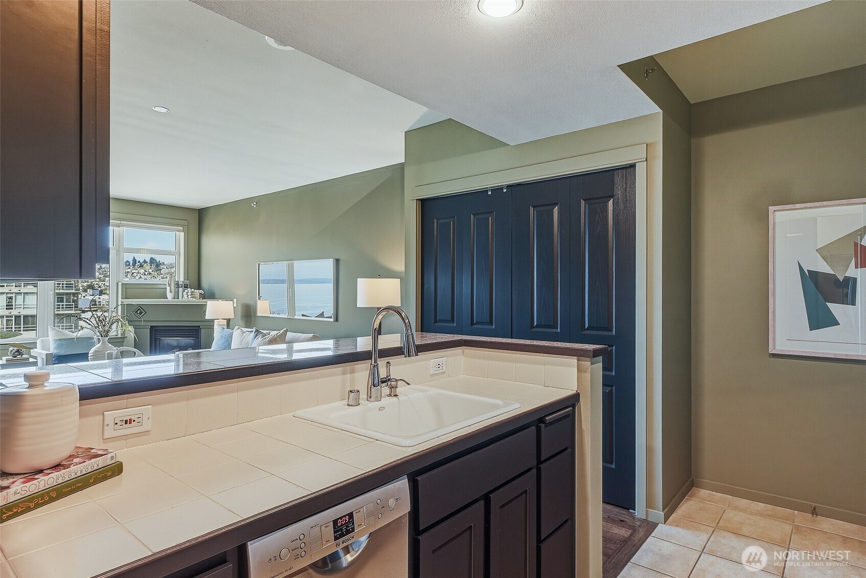 2801 1st Avenue, Unit 1018 Seattle, WA 98121 - Photo 13 of 32