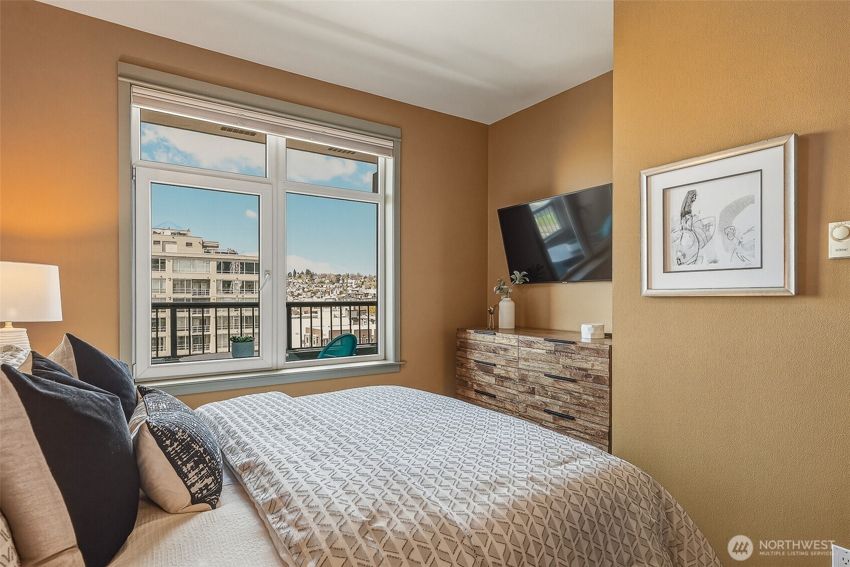 2801 1st Avenue, Unit 1018 Seattle, WA 98121 - Photo 14 of 32