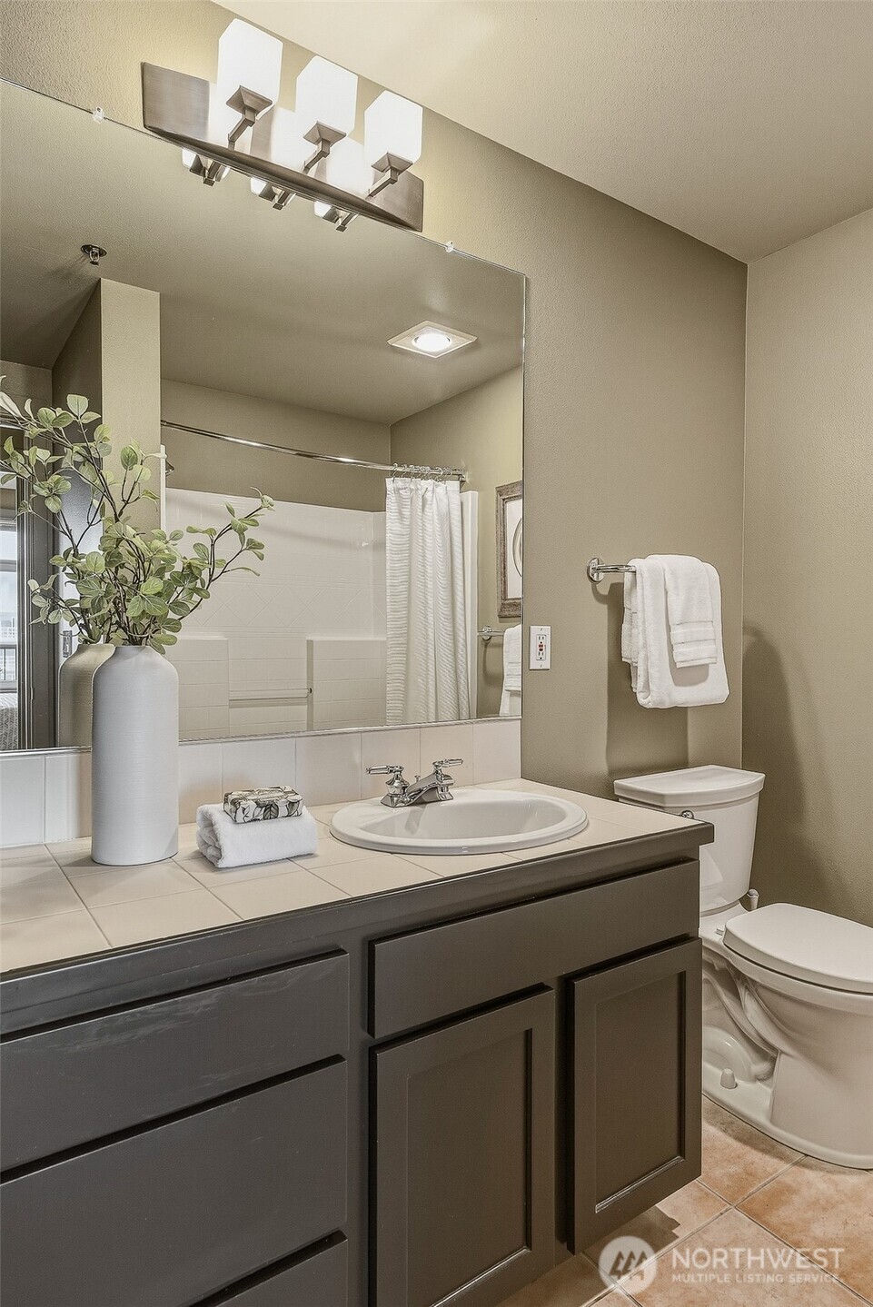 2801 1st Avenue, Unit 1018 Seattle, WA 98121 - Photo 17 of 32