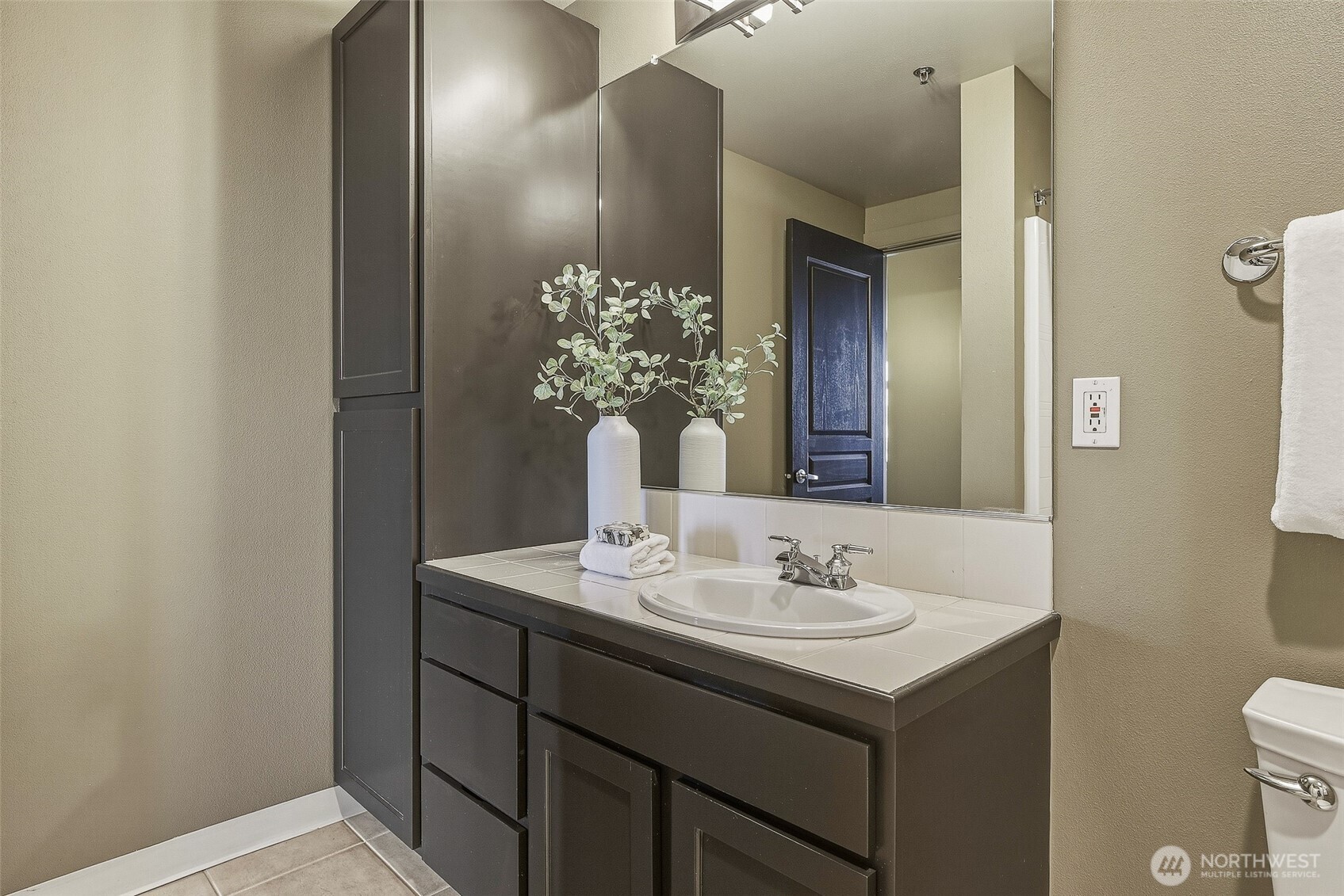 2801 1st Avenue, Unit 1018 Seattle, WA 98121 - Photo 18 of 32