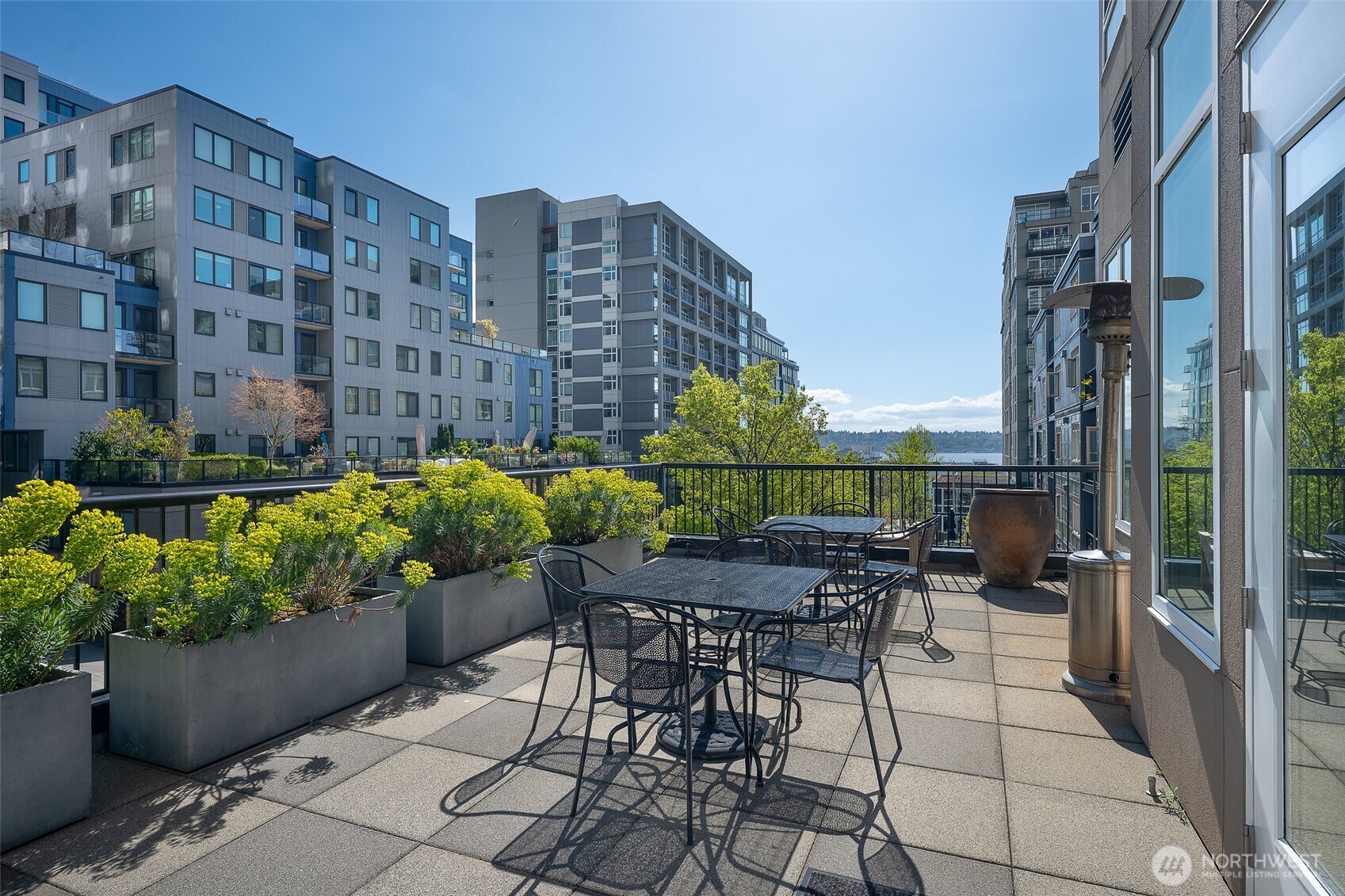 2801 1st Avenue, Unit 1018 Seattle, WA 98121 - Photo 25 of 32