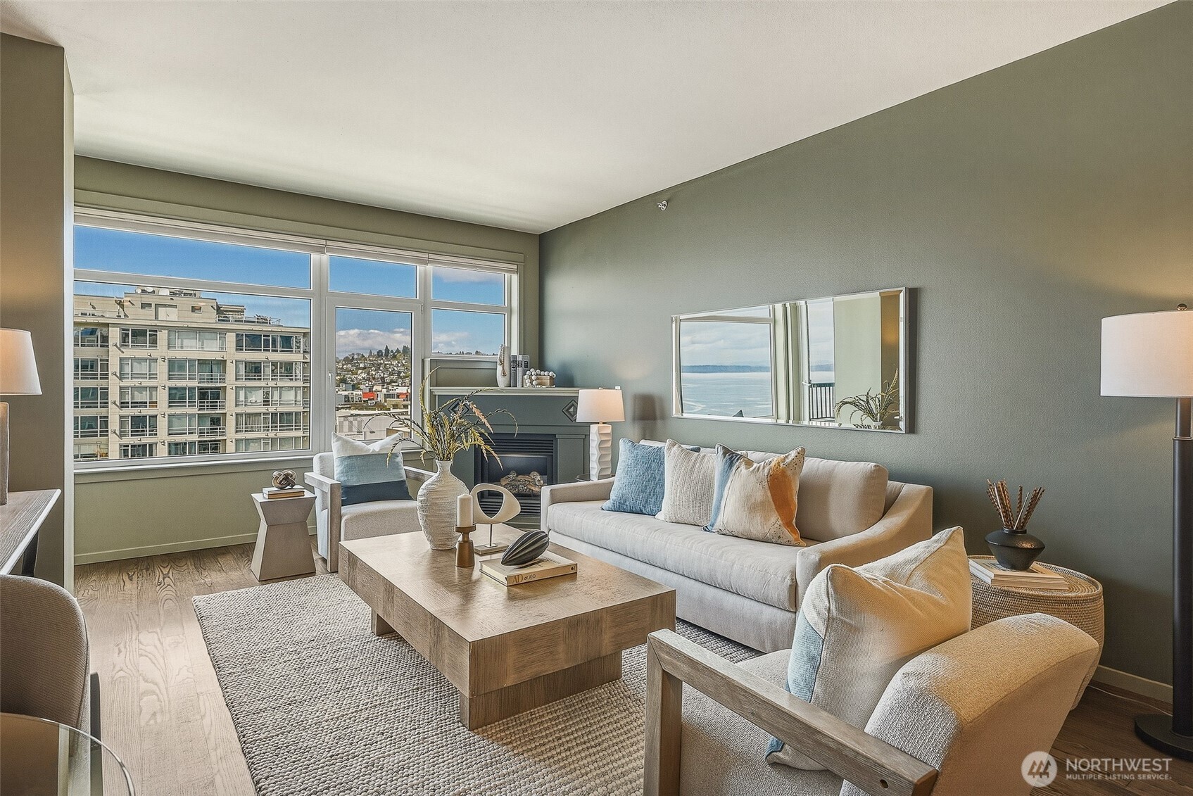 2801 1st Avenue, Unit 1018 Seattle, WA 98121 - Photo 4 of 32